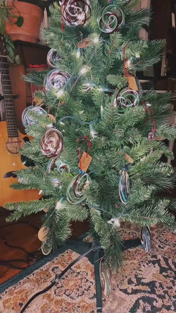 Blown Glass Christmas Tree Ornaments: - Handcrafted Holiday Decorations - Generational Gift